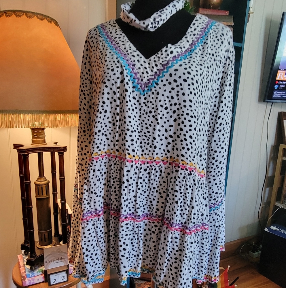 Plus Size 2xl Polka Dot Blouse with Bold Embroidered Trim